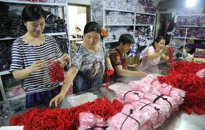 江苏最穷县靠卖情趣内衣,每年挣20亿,养活2万人,成当地特色!